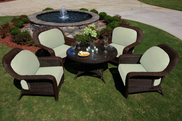 Tortuga Outdoor Sea Pines 5-Piece Conversation Table Set (4 chairs, 1 conversation table)